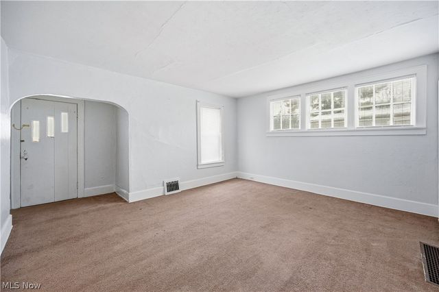 23042 South Street, Homeworth, OH 44287