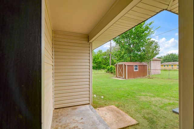 1240 NE 17th Street, Paris, TX 75460