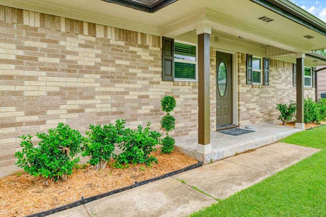 1240 NE 17th Street, Paris, TX 75460