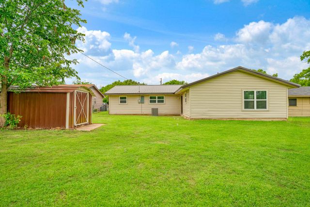 1240 NE 17th Street, Paris, TX 75460