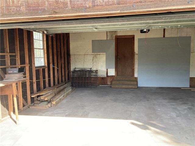 127 Lake St, Mathis, TX 78368