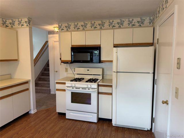 24 Olde Wagon Road, Warwick, NY 10990