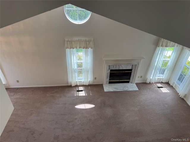 24 Olde Wagon Road, Warwick, NY 10990