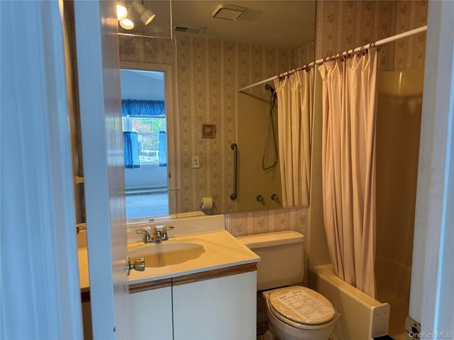 24 Olde Wagon Road, Warwick, NY 10990