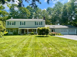 100 Horse Tavern Road, Trumbull, CT 06611