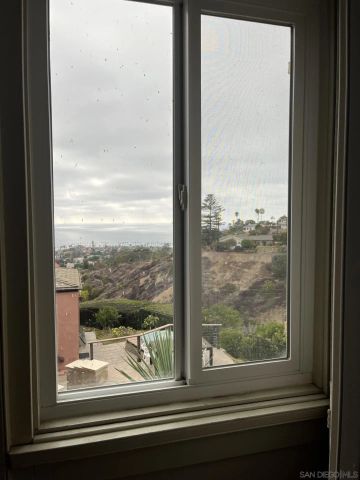 5943 La Jolla Corona Drive, La Jolla, CA 92037