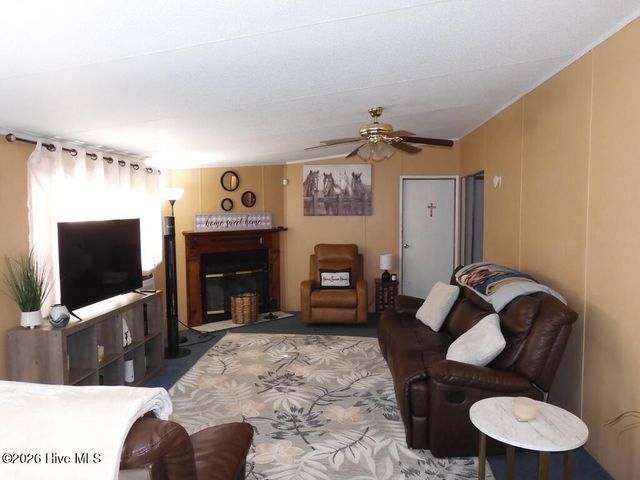 201 Duck Ridge Drive, Pikeville, NC 27863