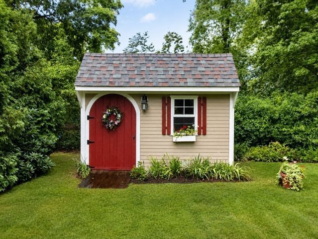 10 Fern Circle, Brockton, MA 02301
