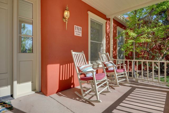 1515 Los Nietos, Los Ranchos, NM 87107