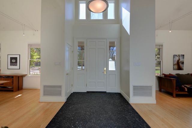 1515 Los Nietos, Los Ranchos, NM 87107