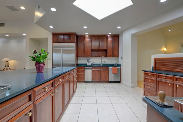 1515 Los Nietos, Los Ranchos, NM 87107