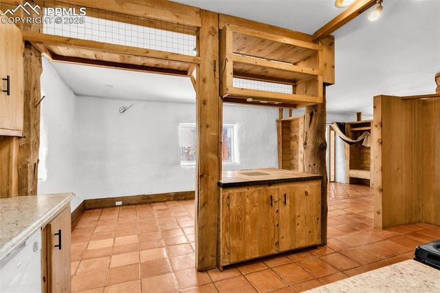 5250 Oak Grove Circle, Westcliffe, CO 81252