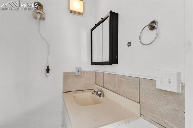 5250 Oak Grove Circle, Westcliffe, CO 81252