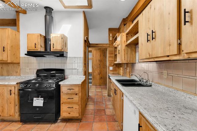 5250 Oak Grove Circle, Westcliffe, CO 81252