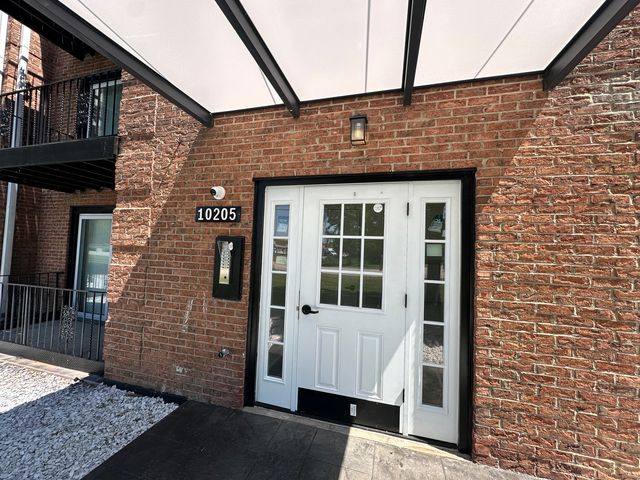 10205 Dearlove Road 202, Glenview, IL 60025