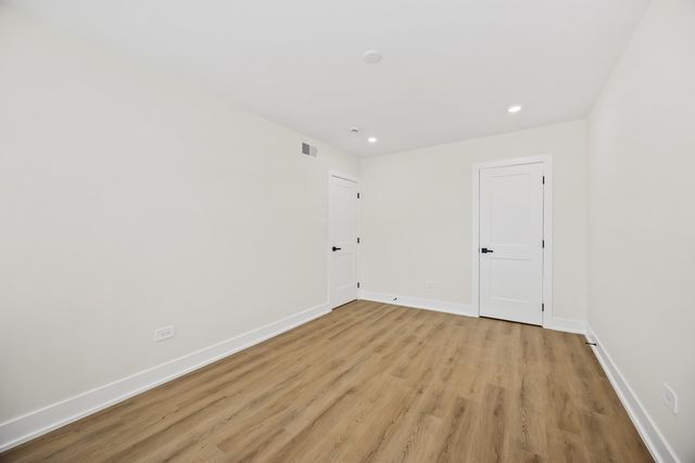 10205 Dearlove Road 202, Glenview, IL 60025