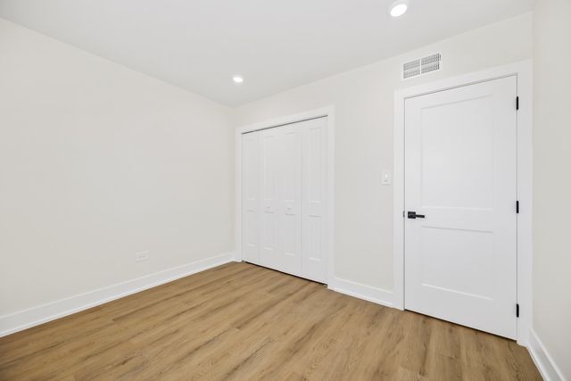10205 Dearlove Road 202, Glenview, IL 60025