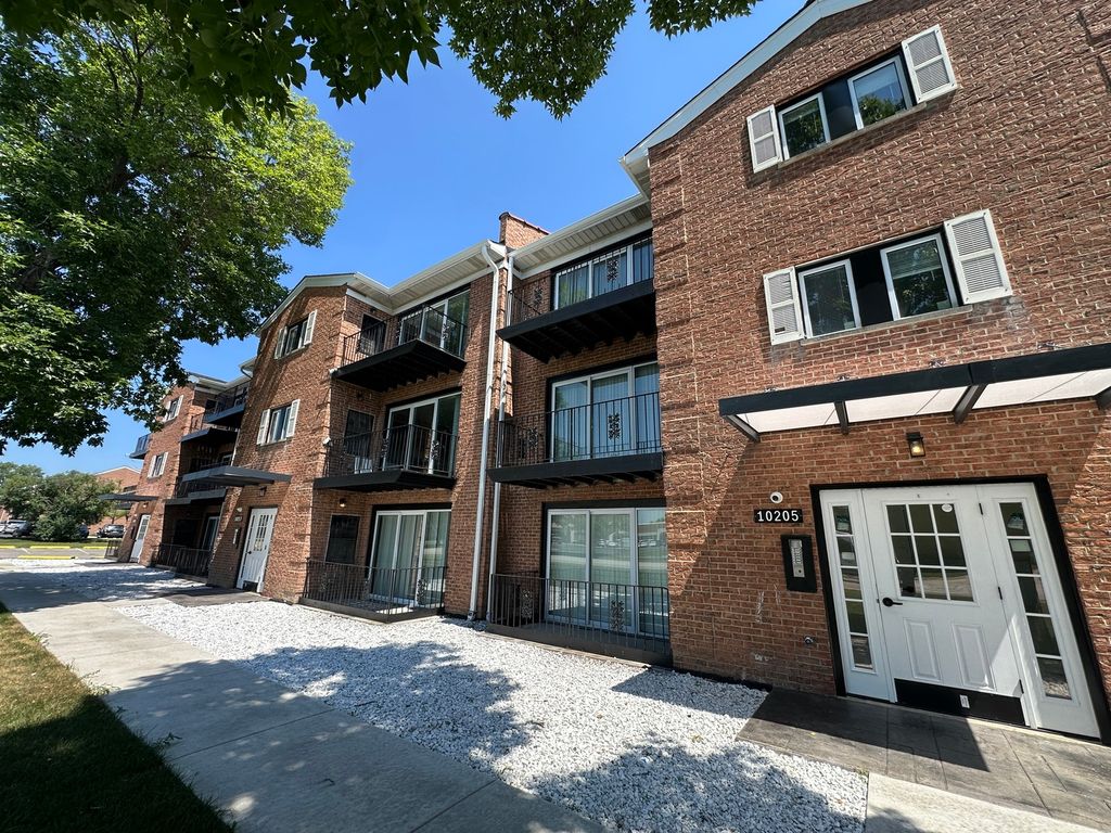 10205 Dearlove Road 202, Glenview, IL 60025