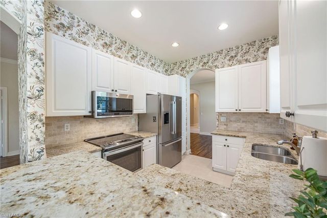 917 Vistana CIR 6, Naples, FL 34119