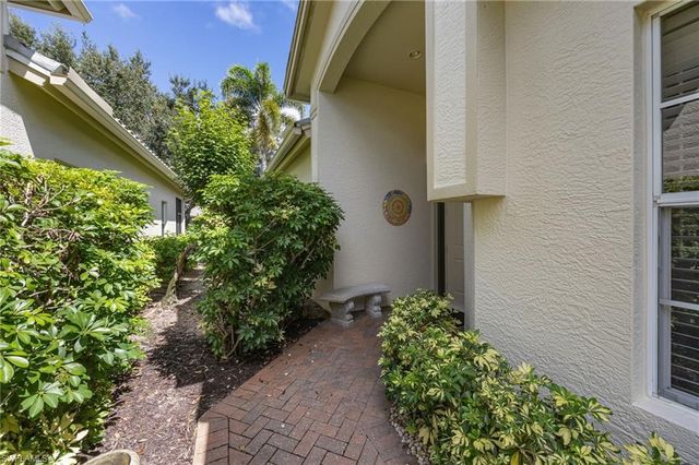 917 Vistana CIR 6, Naples, FL 34119