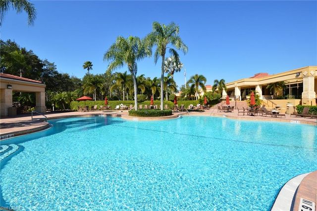 917 Vistana CIR 6, Naples, FL 34119