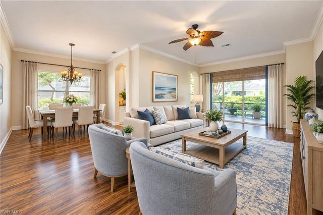 917 Vistana CIR 6, Naples, FL 34119