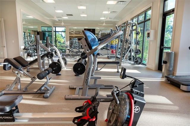 917 Vistana CIR 6, Naples, FL 34119