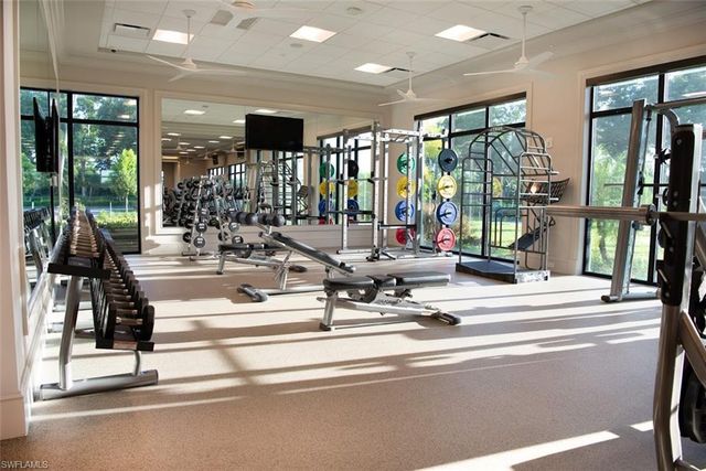 917 Vistana CIR 6, Naples, FL 34119