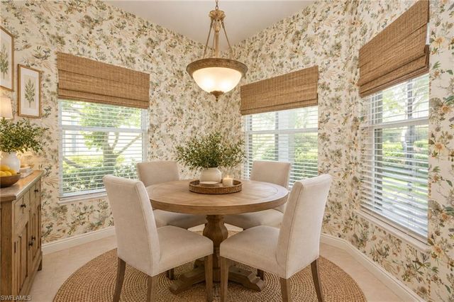 917 Vistana CIR 6, Naples, FL 34119
