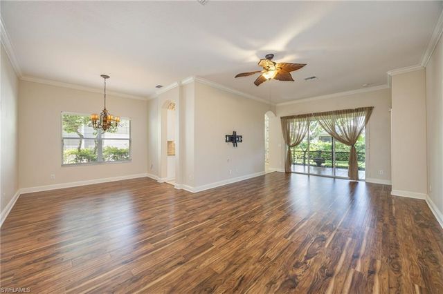 917 Vistana CIR 6, Naples, FL 34119
