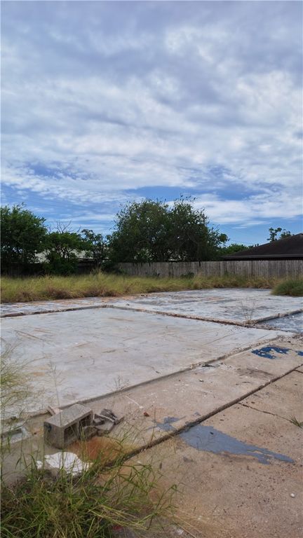 1306 Sandstone Dr, Corpus Christi, TX 78412 — photo 2