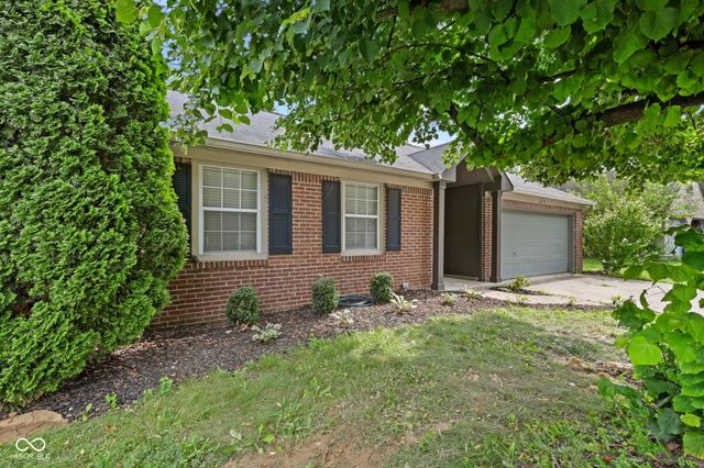 6815 Cherry Laurel Lane, Fishers, IN 46038