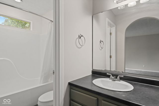 6815 Cherry Laurel Lane, Fishers, IN 46038