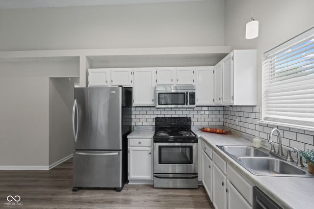 6815 Cherry Laurel Lane, Fishers, IN 46038