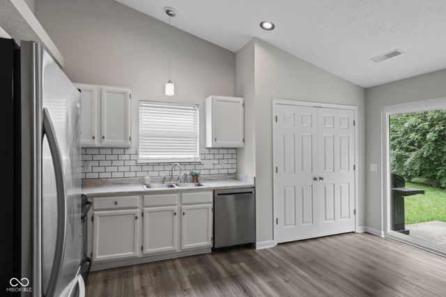 6815 Cherry Laurel Lane, Fishers, IN 46038