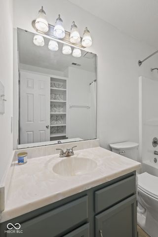 6815 Cherry Laurel Lane, Fishers, IN 46038