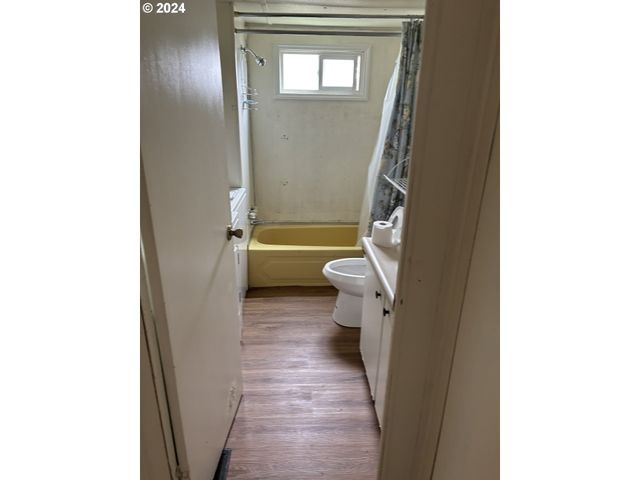 205 S 54TH St, Springfield, OR 97478