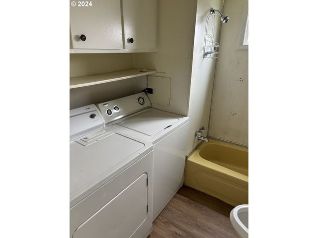 205 S 54TH St, Springfield, OR 97478