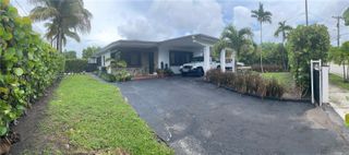 1051 NW 25th Ave, Miami, FL 33125