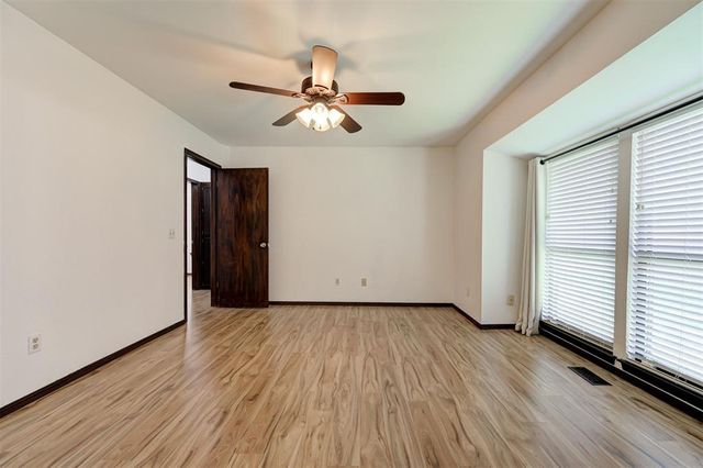 10604 Willow Ridge Drive, Oklahoma City, OK 73130