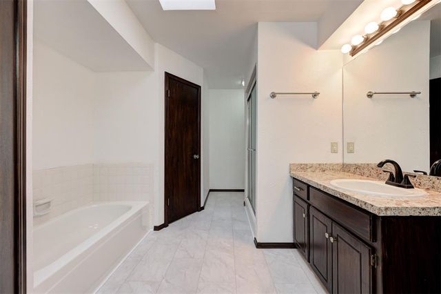 10604 Willow Ridge Drive, Oklahoma City, OK 73130