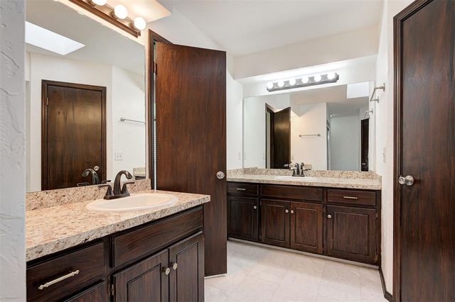 10604 Willow Ridge Drive, Oklahoma City, OK 73130