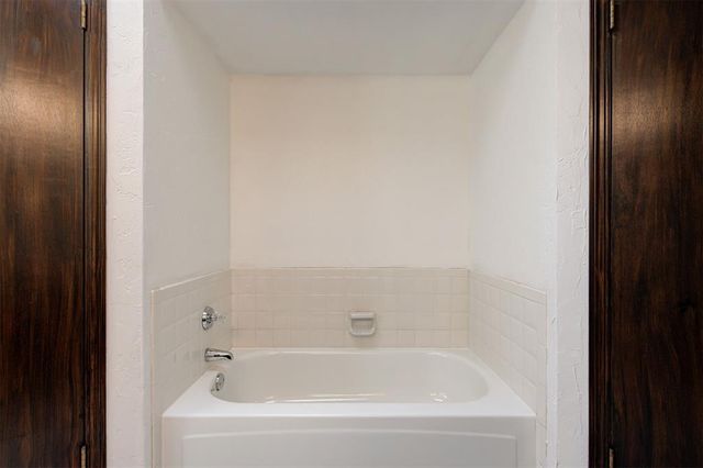 10604 Willow Ridge Drive, Oklahoma City, OK 73130