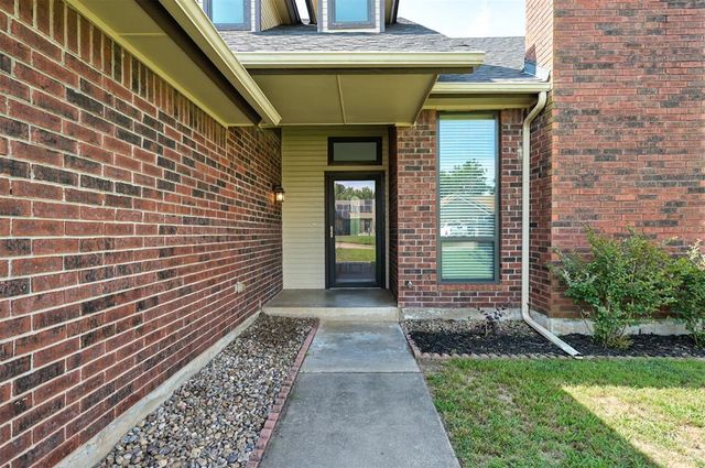 10604 Willow Ridge Drive, Oklahoma City, OK 73130