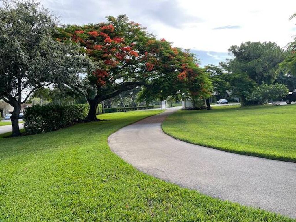 Image 10 of property listing at 5145 Sesame Street, Palm Beach Gardens, FL 33418