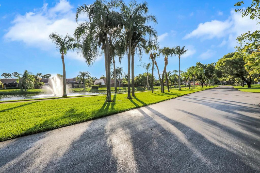 Image 9 of property listing at 5145 Sesame Street, Palm Beach Gardens, FL 33418