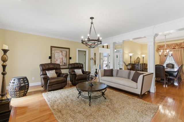 1902 Palmer Dr, Springfield, TN 37172