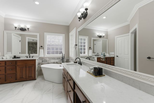 1902 Palmer Dr, Springfield, TN 37172