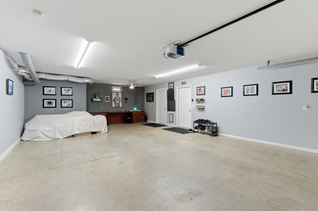 1902 Palmer Dr, Springfield, TN 37172