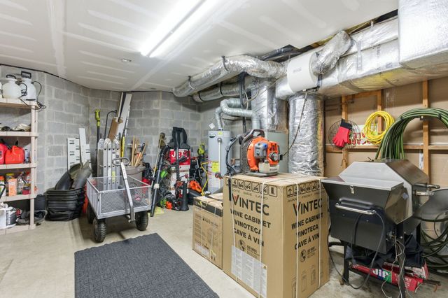 1902 Palmer Dr, Springfield, TN 37172